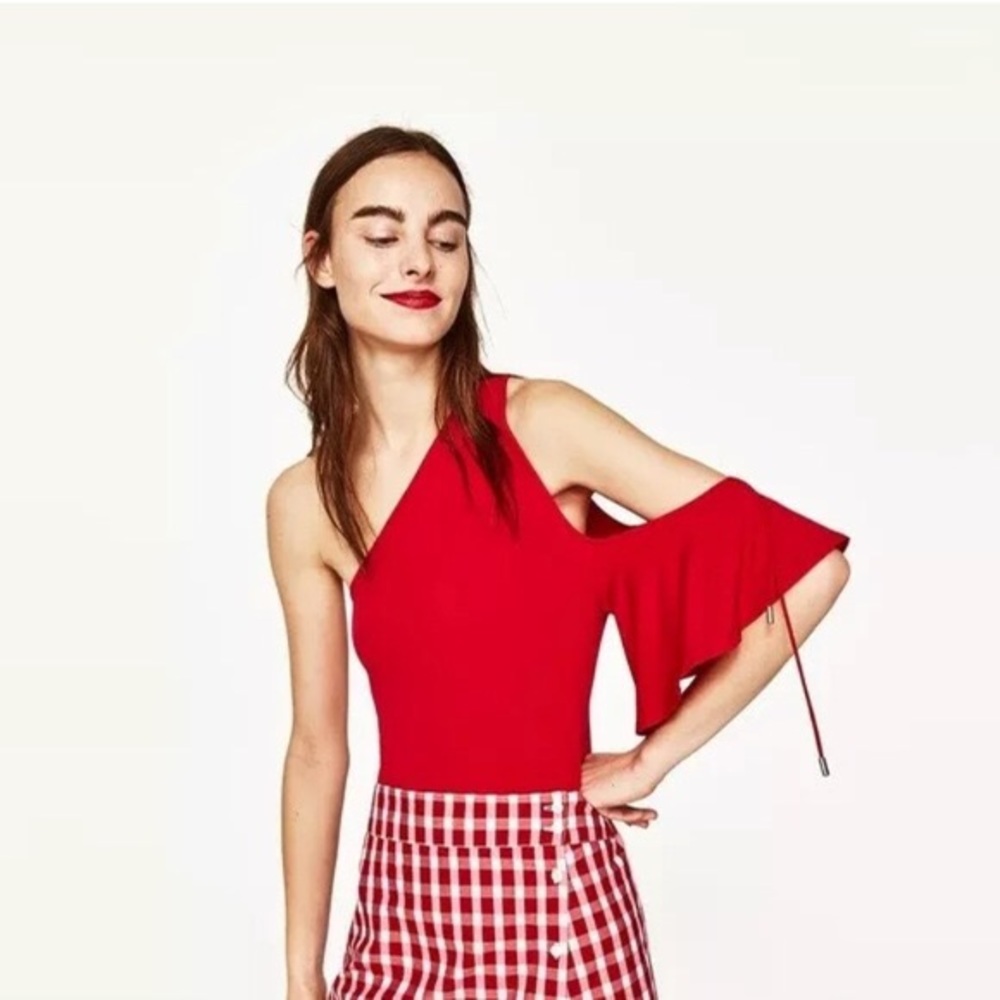 3 for 35✨ ZARA asymmetrical poppy red body suit